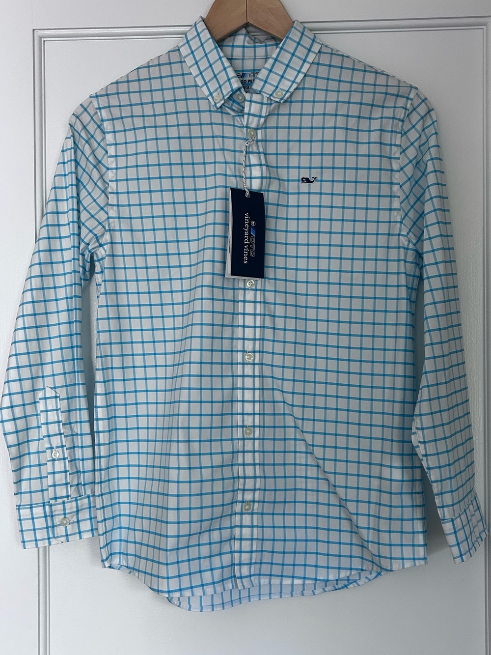 NWT Vineyard Vines Boys On-The-Go Performance Button Down Blue Check
M(12-14)